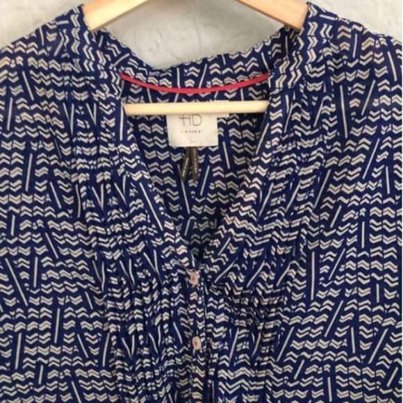 HD in Paris patterned chevron top - Picture 3 of 7